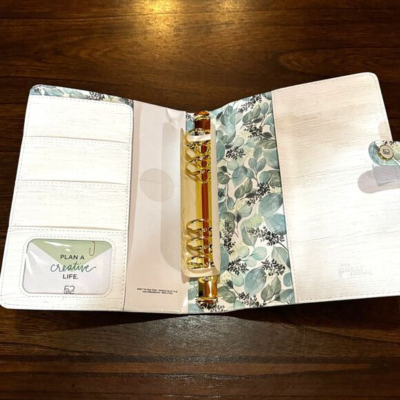 Agenda 52 6 Ring Planner Binder Pockets 7.5 x 9.5 inches Faux Wood White Washed - Picture 2 of 7